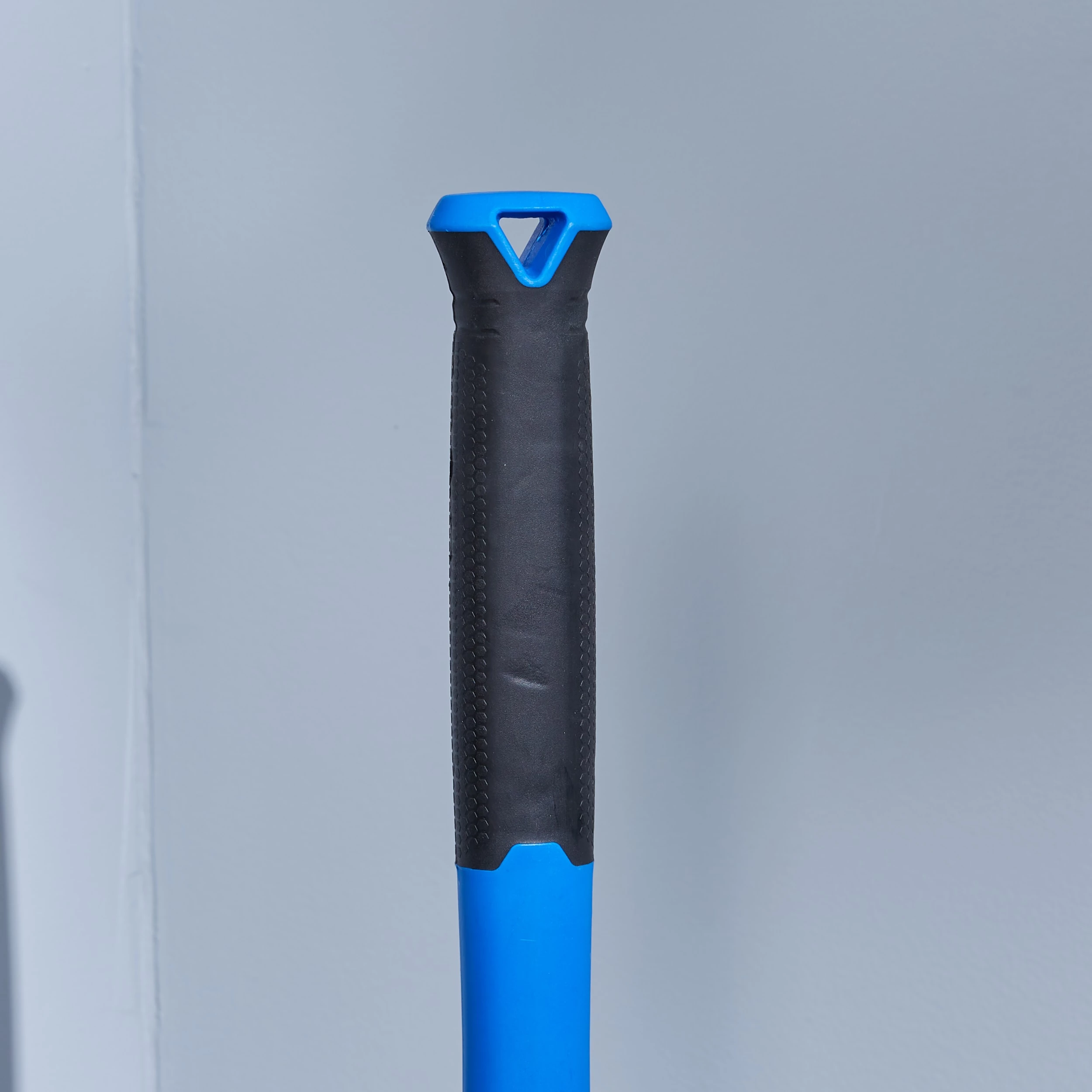 Kobalt Hammers 8-lb Polished Face Steel Head Fiberglass Sledge Hammer 4 Kobalt Hammers 8-lb Polished Face Steel Head Fiberglass Sledge Hammer - Image 4