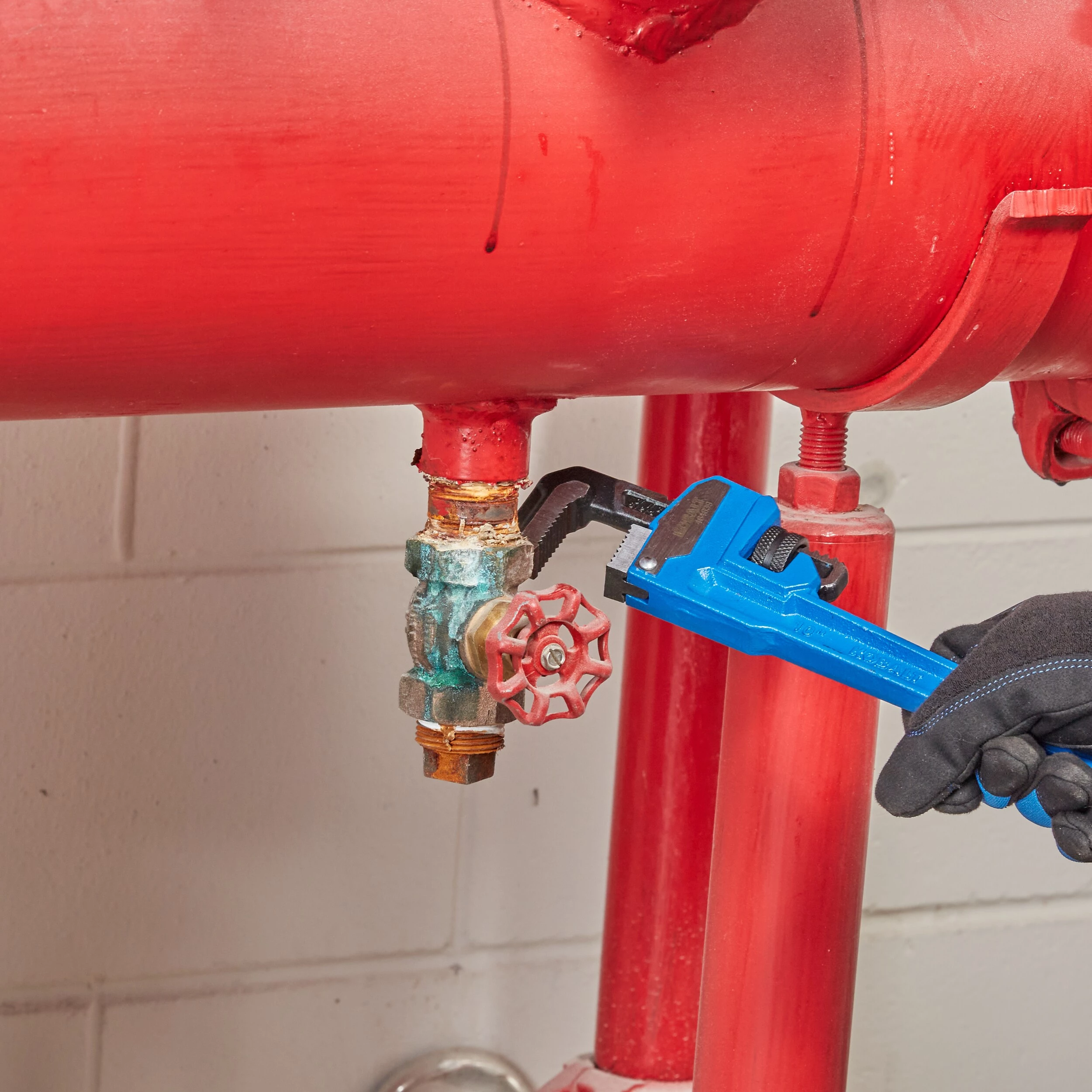 Kobalt Pipe Wrenches 10-in Cast Iron Pipe Wrench 5 Kobalt Pipe Wrenches 10-in Cast Iron Pipe Wrench - Image 5