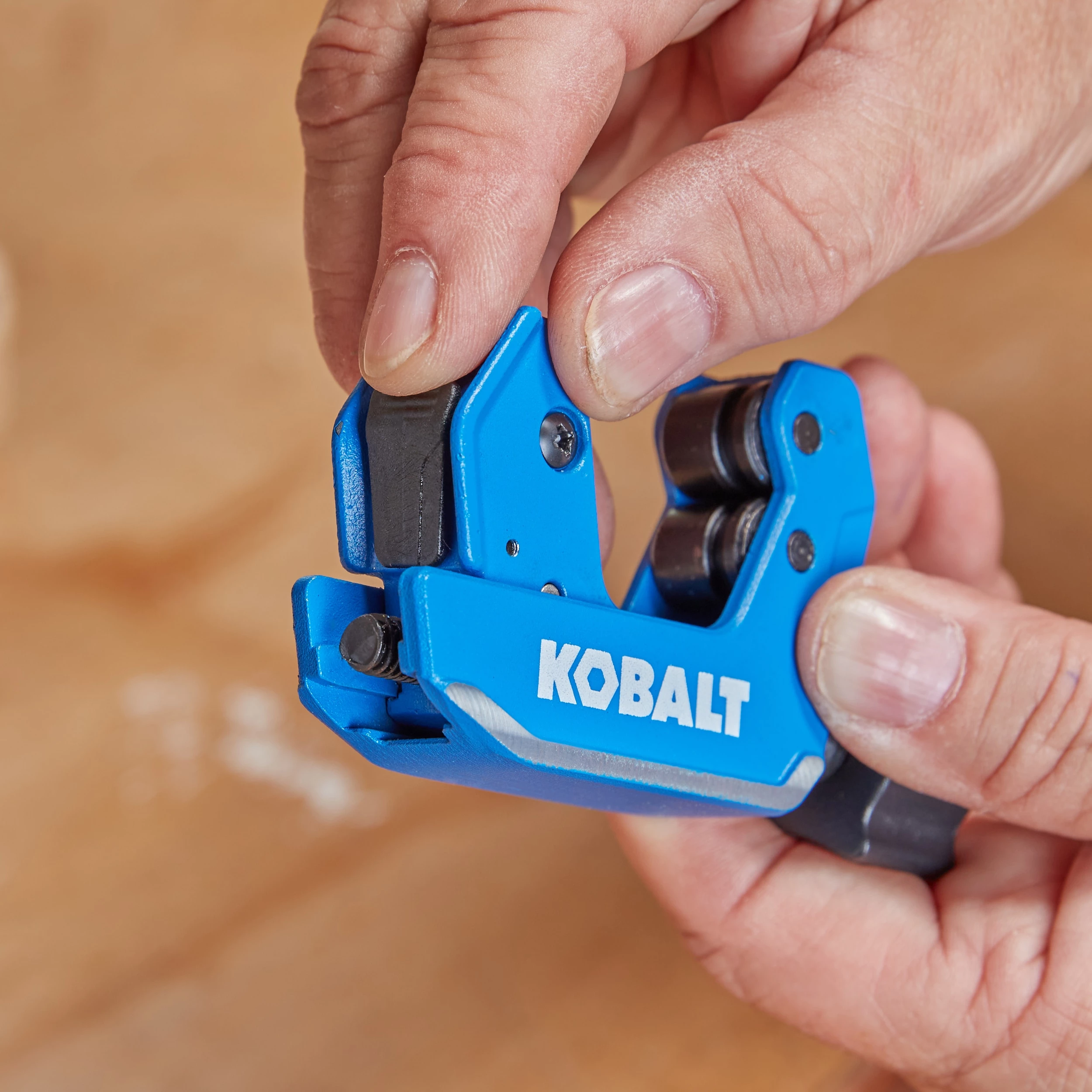 Kobalt Pipe Cutters 1-1/8-in Copper Tube Cutter 4 Kobalt Pipe Cutters 1-1/8-in Copper Tube Cutter - Image 4