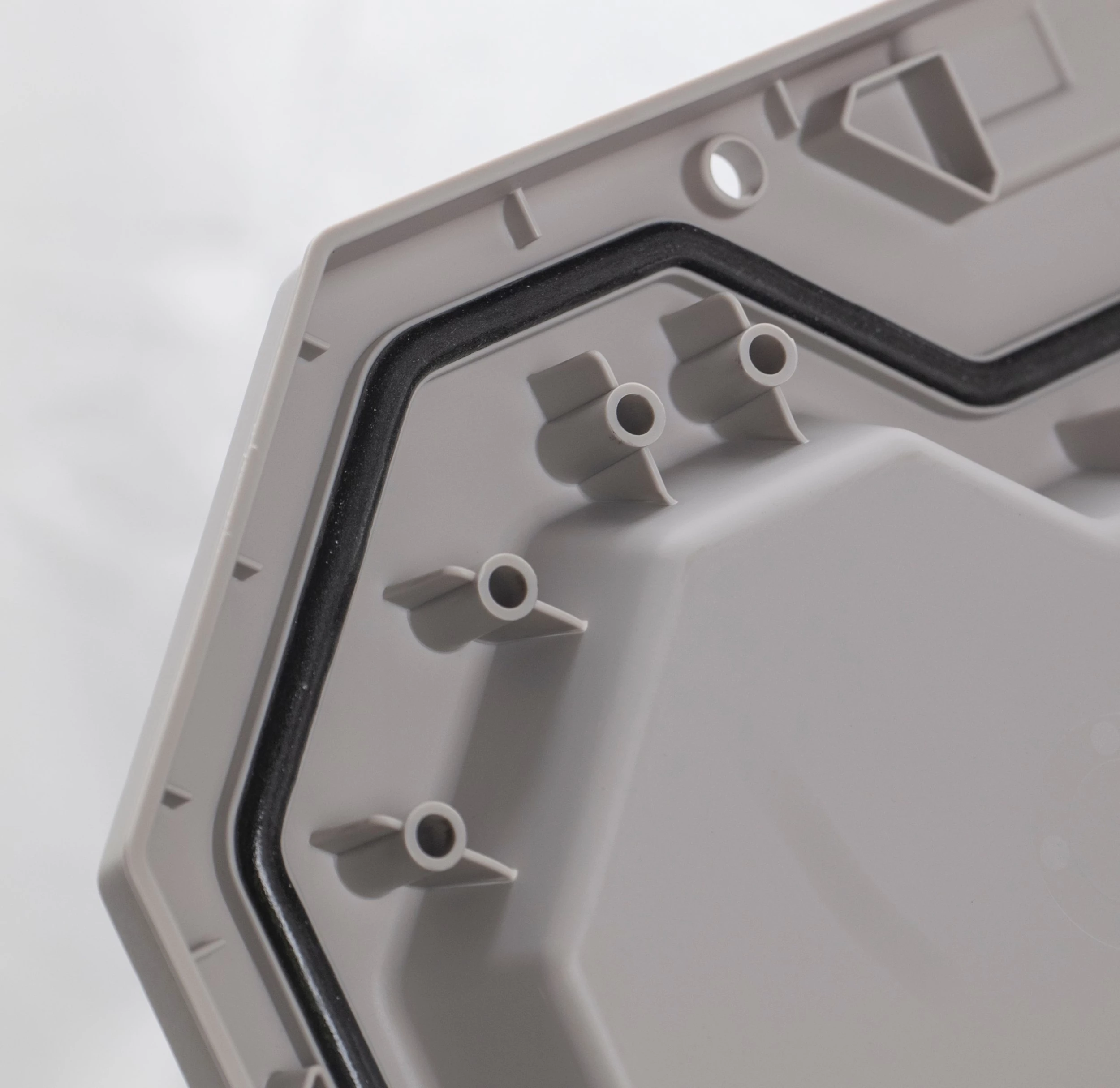 Kobalt Plastic Storage Totes X-large 24-Gallon (96-Quart) Grey Tote Latching Lid 6 Kobalt Plastic Storage Totes X-large 24-Gallon (96-Quart) Grey Tote Latching Lid - Image 6