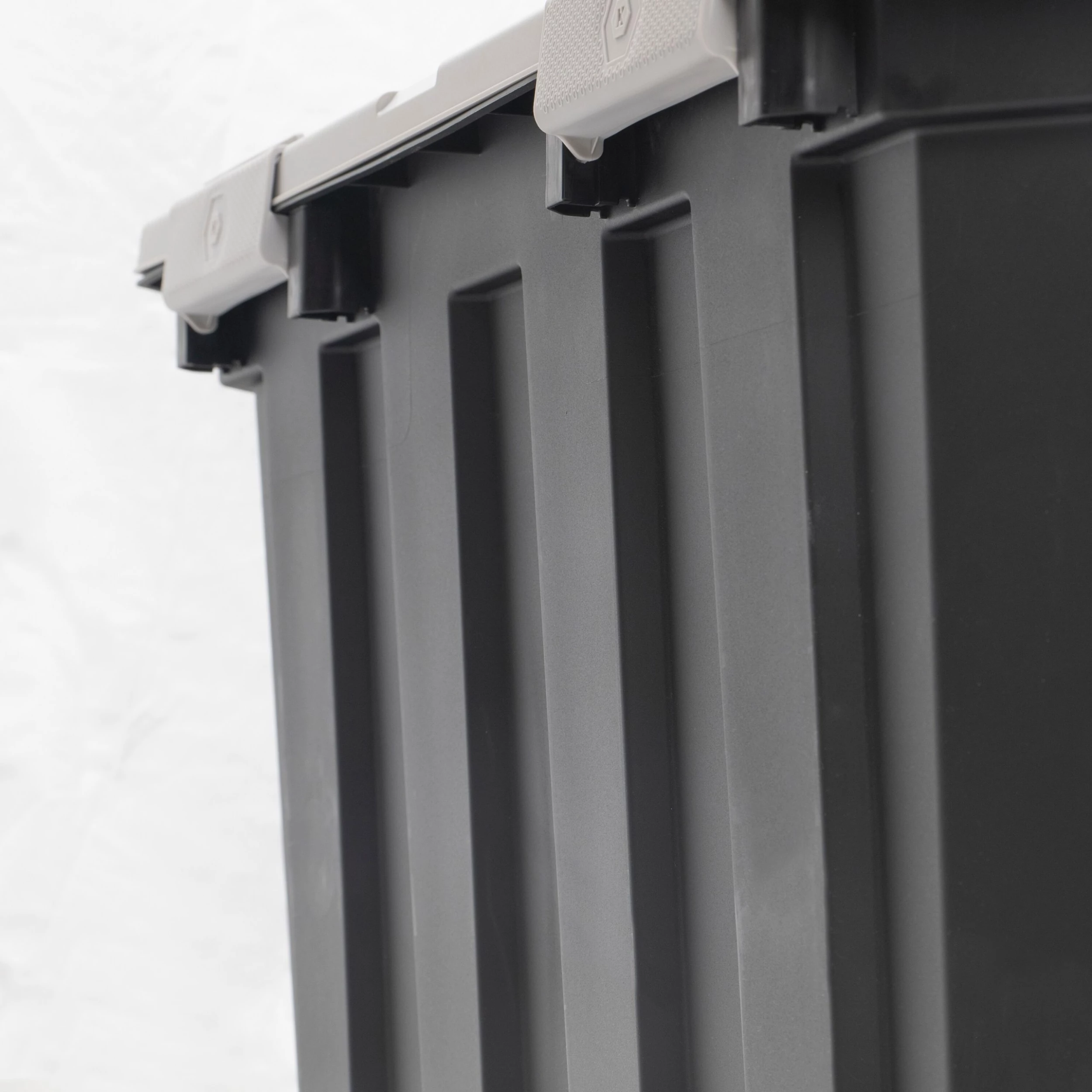 Kobalt Plastic Storage Totes X-large 24-Gallon (96-Quart) Grey Tote Latching Lid 9 Kobalt Plastic Storage Totes X-large 24-Gallon (96-Quart) Grey Tote Latching Lid - Image 9